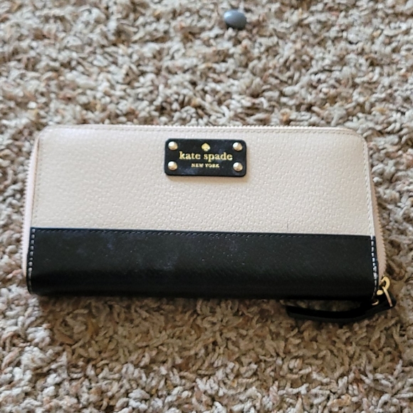 Kate spade wallet - Picture 1 of 3